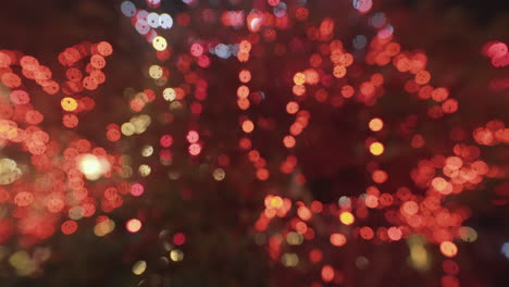 luces de navidad rojas parpadeantes en bokeh