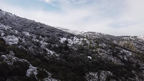 Impresionantes-Montañas-Nevadas-En-El-Sur-De-Cerdeña,-Destinos-De-Viaje