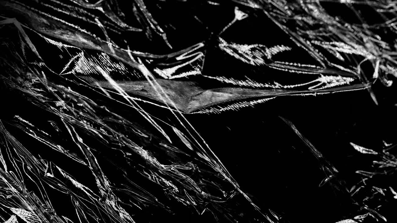 animación de formas en movimiento sobre fondo negro