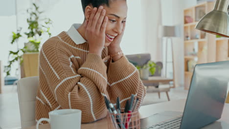 Mujer-De-Negocios,-Computadora-Portátil-Y-éxito-Sorpresa