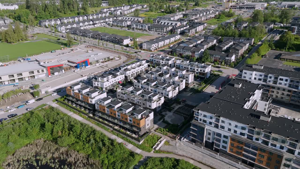 A View Of Townhouses And Apartments In The Residential Area In Langley, BC, Canada. Aerial Hyper-lapse