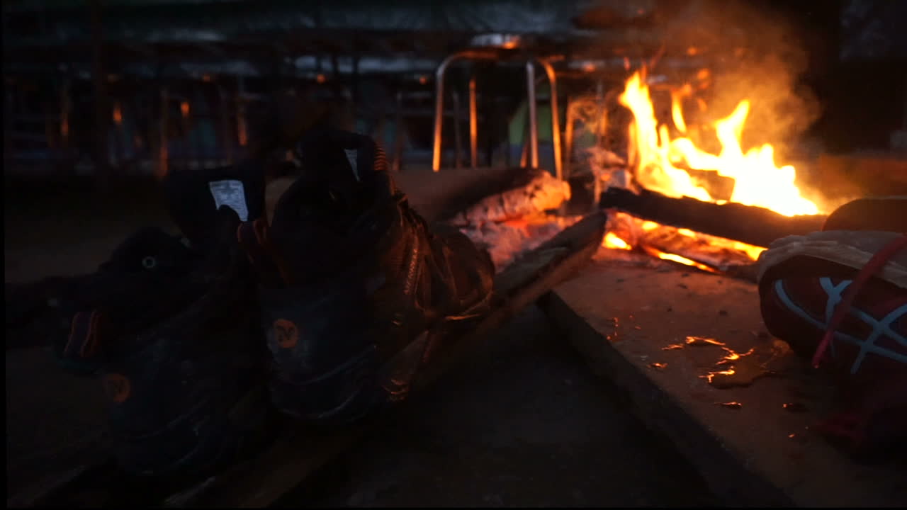 정글 안의 멋진 모닥불