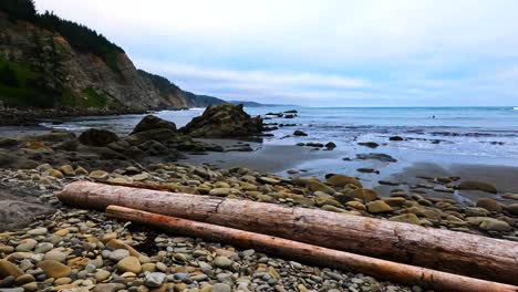 Rock-filled-ocean-coastal-ridge