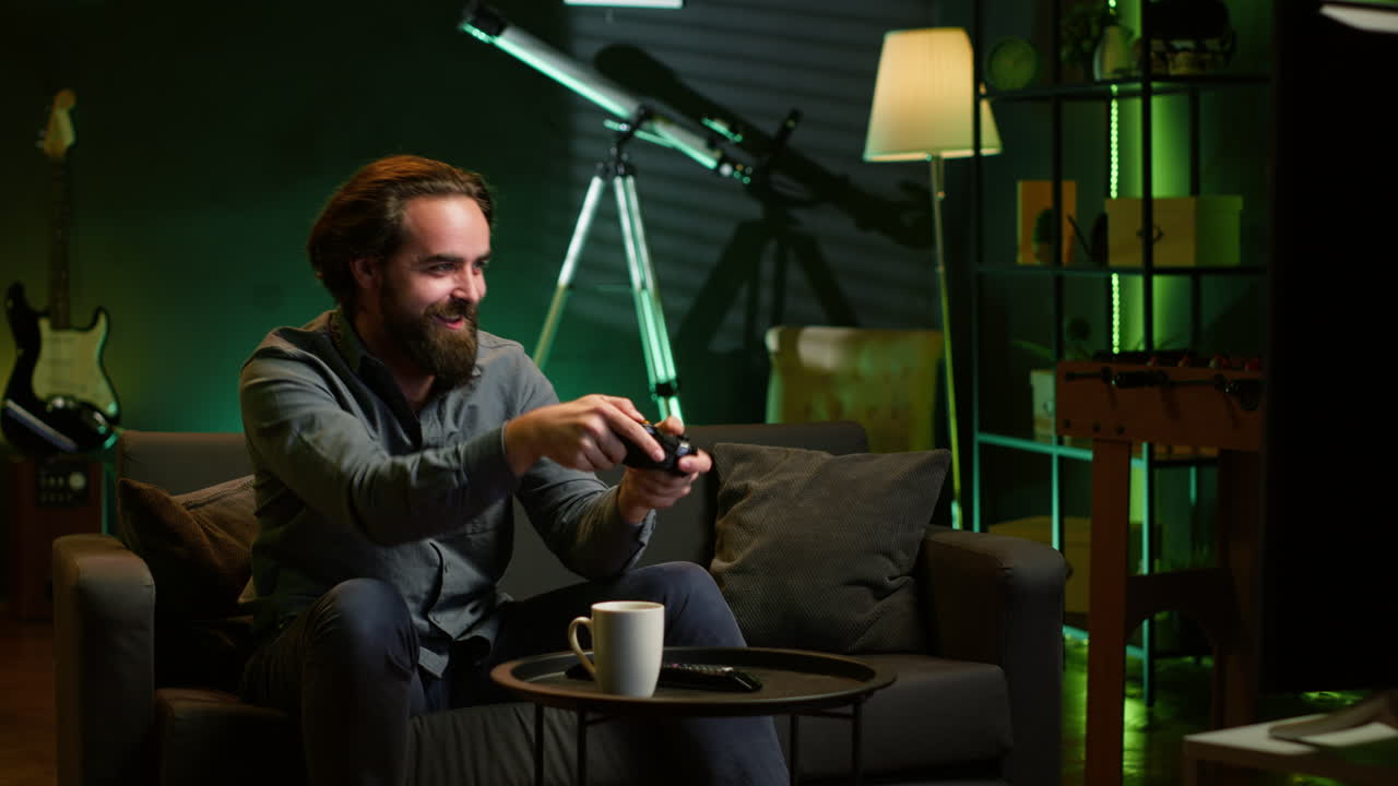 jugador enérgico saltando en el sofá, emocionado por comenzar el videojuego