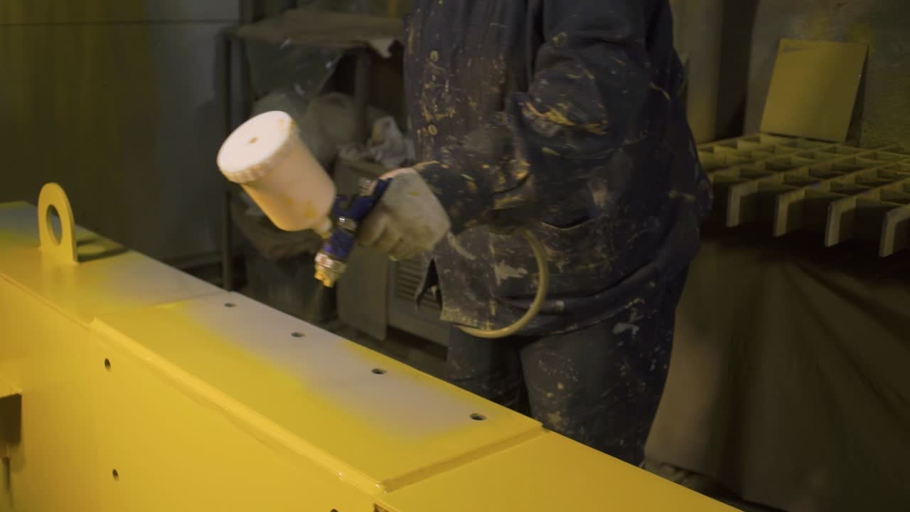 산업 노동자 스프레이 페인팅 금속 프레임