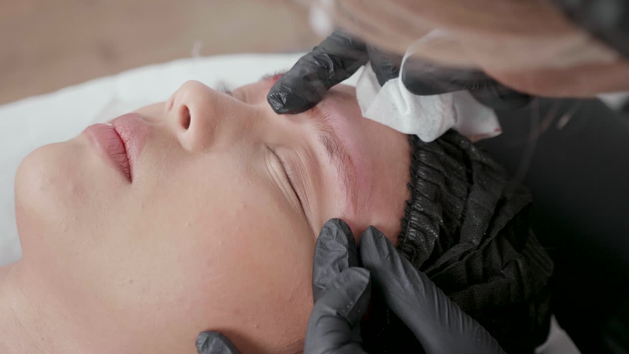 Eyebrow Shaping Treatment