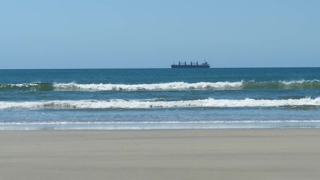 바다에서 컨테이너 선박