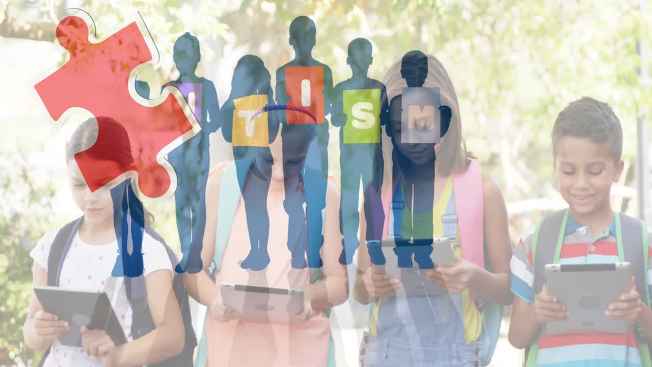 태블릿을 사용하는 학교 어린이들에 대한 다채로운 퍼즐 조각과 자폐증 텍스트의 애니메이션