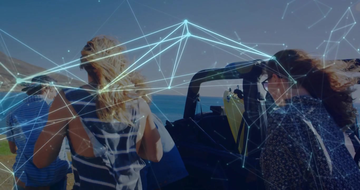 Cinco amigos caminhando em direção ao mar após avistarem a paisagem, com sobreposição de tecnologia de viagem conectando pessoas e veículo