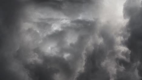 tormentas eléctricas, explorando la belleza y el miedo de las nubes oscuras fondo 4k