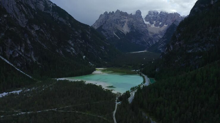 Lago di Landro, Dolomiti, Parco Nazionale Tre Cime, Alto Adige, Italia, settembre 2021