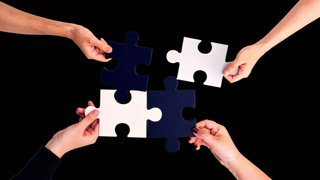 Teamwork puzzle pieces collaboration animated overlay, transparent 4K video, alpha channel, ProRes