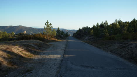 straße in den bergen von geres, portugal