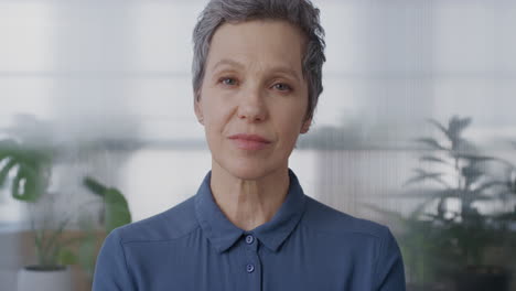 portrait-professional-senior-business-woman-looking-confident-enjoying-successful-lifestyle-relaxed-middle-aged-entrepreneur-in-office