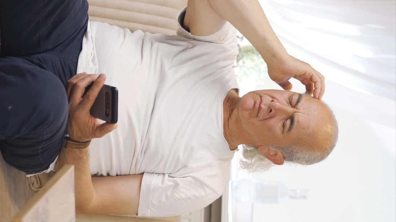 기억 상실의 수직 비디오.