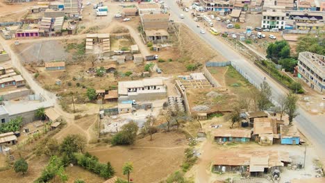 Ländliche-Dorfstadt-In-Kenia-Mit-Dem-Kilimandscharo-Im-Hintergrund