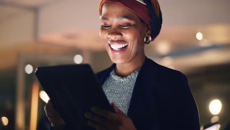 Business,-happy-black-woman