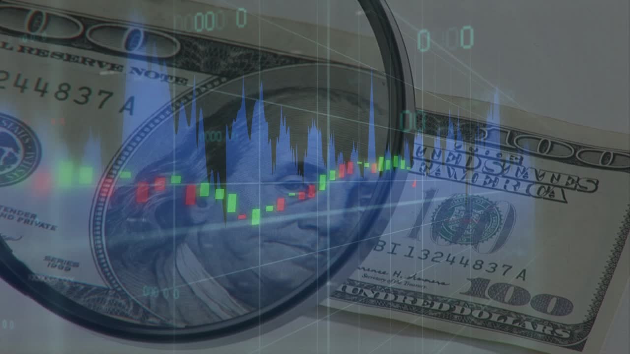 Superposición visible, lente centrándose en el retrato de un billete de dólar estadounidense, barras que suben y luego se estabilizan, mostrando una tendencia.