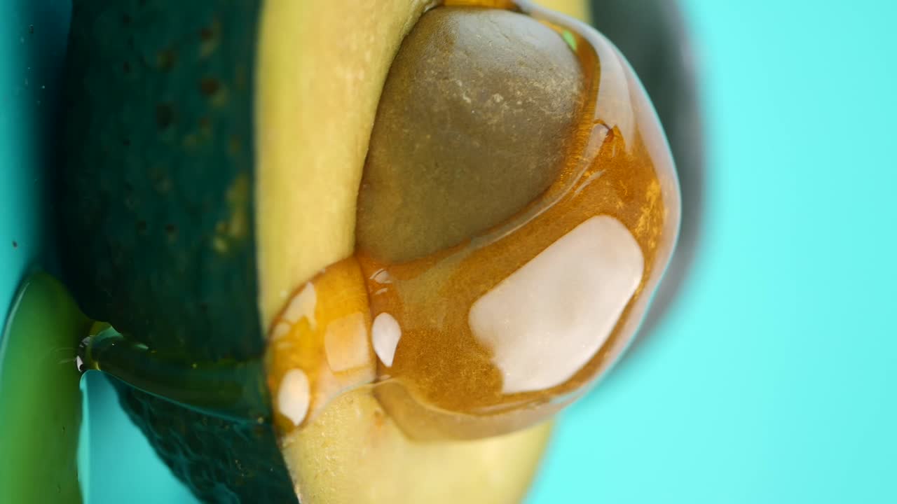 Avocado with Honey