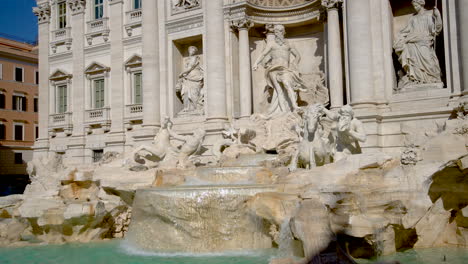 Fontana-De-Trevi-En-Roma,-Italia