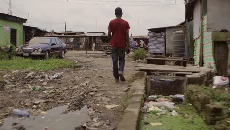 caminando por los barrios marginales de nigeria 02