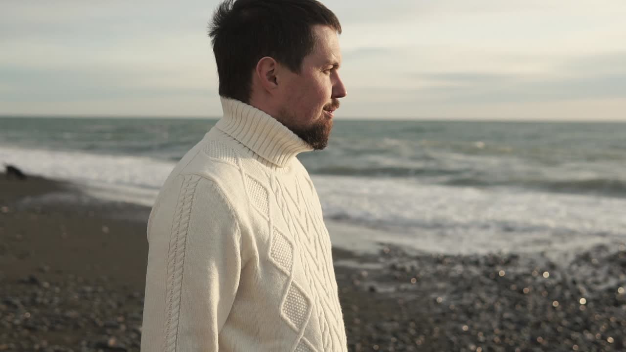 해변에 있는 남자