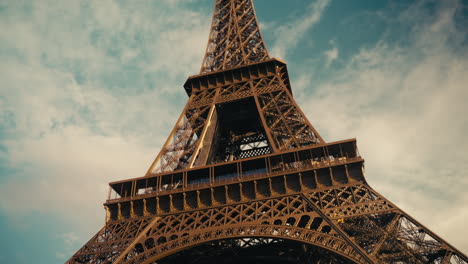 la torre eiffel en parís, francia