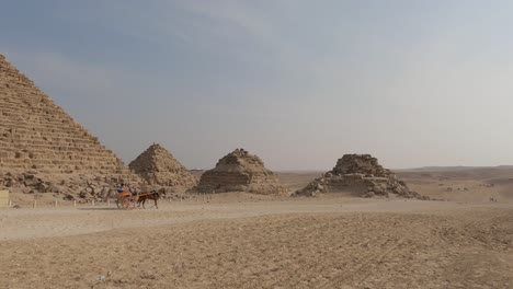 las pirámides de la reina al pie de la gran pirámide, giza, egipto
