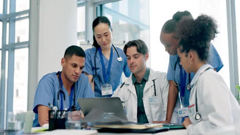 Reunión,-Asistencia-Sanitaria-Y-Médicos