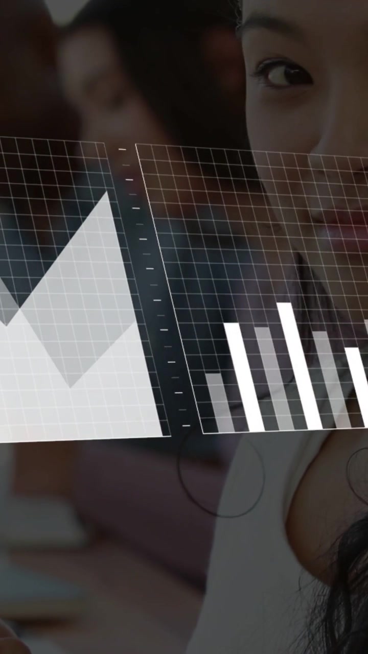 Video verticale: Un analista tocca un tablet, generando un'interfaccia AR che evolve da linea ad area a barre per la finanza.