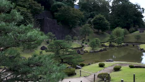 el pintoresco jardín gyokusen-immaru en kanazawa