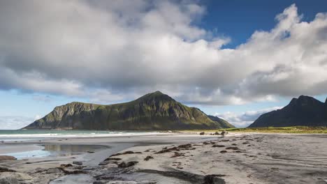 pan de playa de lofoten 4k 01