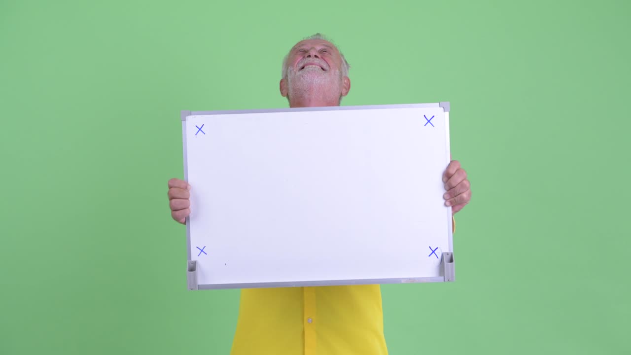 feliz, guapo, anciano, hombre de negocios barbudo