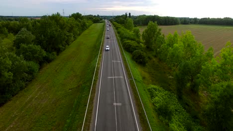 Luftaufnahme-Der-Asphaltstraße-1