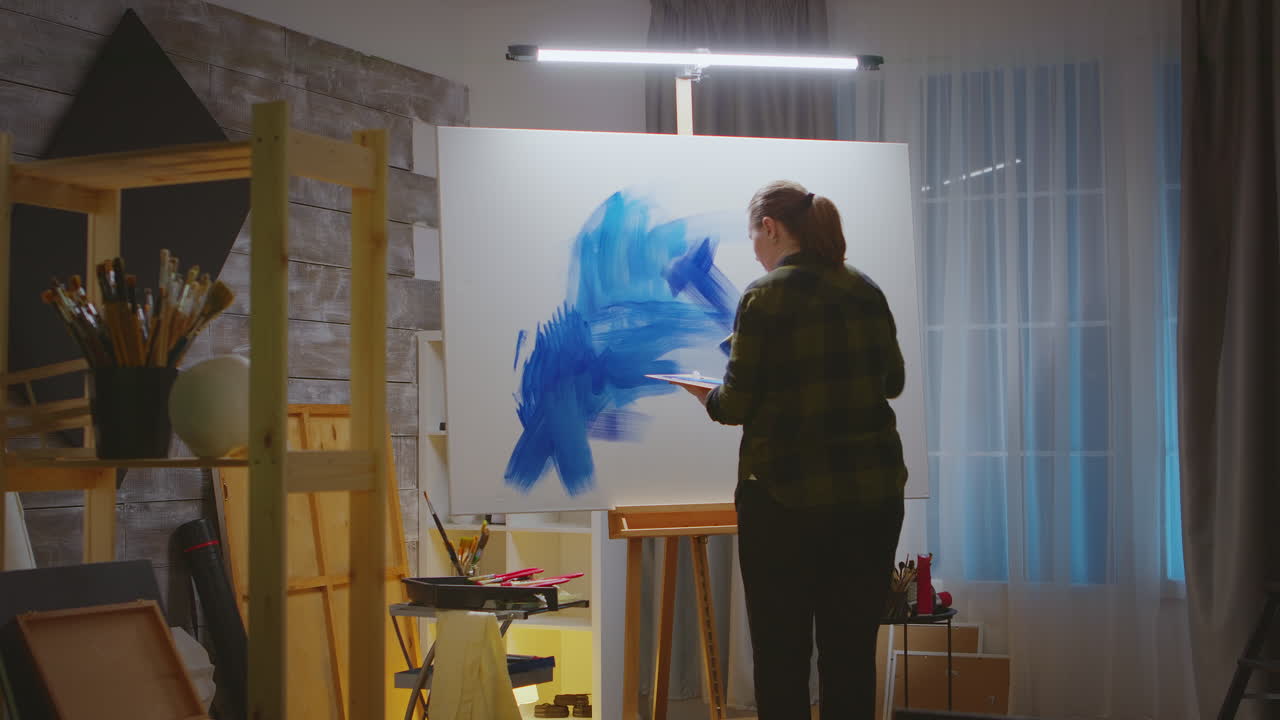 pintor exitoso en el estudio