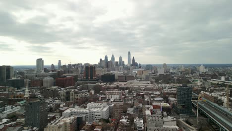 vista aérea de un avión no tripulado del horizonte de filadelfia, pensilvania