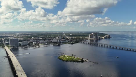 Vista-Aérea-Del-Centro-De-La-Ciudad-De-Ft.-Myers,-Florida