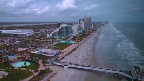 Erstaunlicher-Luftdrohnen-Hyperlapse-Von-Daytona-Beach,-Florida