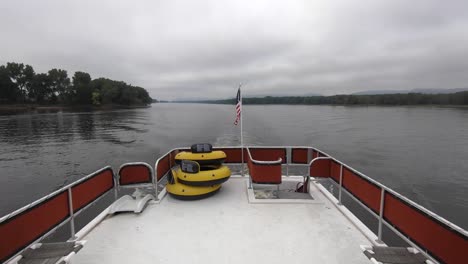 Timelapse-on-the-Mississippi-river-from-a-houseboat