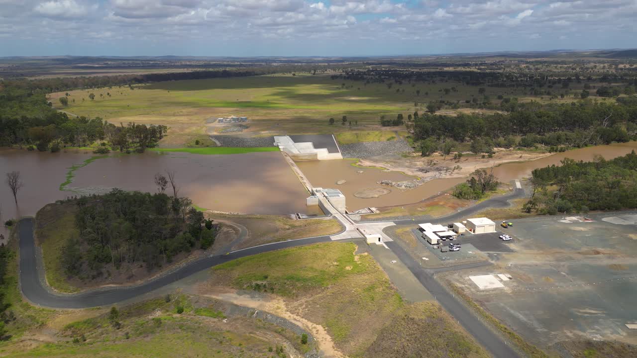 Wide view, left to right aerial over Rookwood Weir and the Fitzroy River, West of Rockhampton, Central Queensland, Australia.