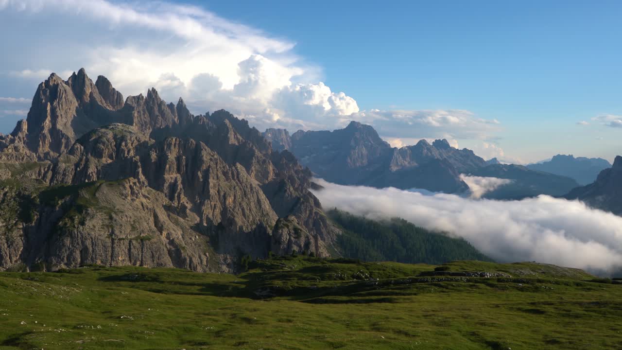 parque natural nacional de tre cime en los alpes dolomitas. la hermosa naturaleza de italia.