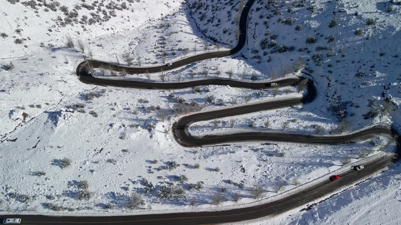 curvas de carretera en la cordillera de los andes