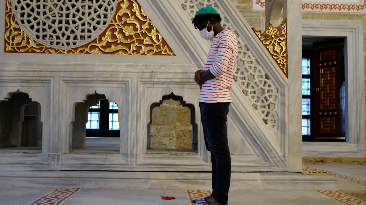 오스만 제국의 모스크에 있는 흑인 무슬림