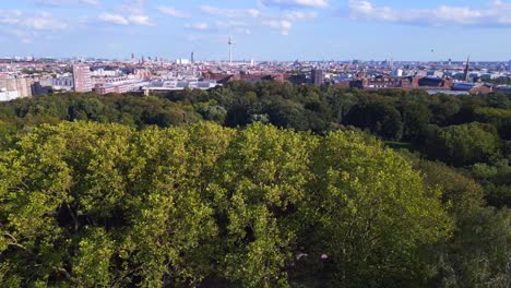 mejor vista aérea desde arriba vuelo torre antiaérea humboldthain búnker segunda guerra mundial, berlin mitte verano 2023