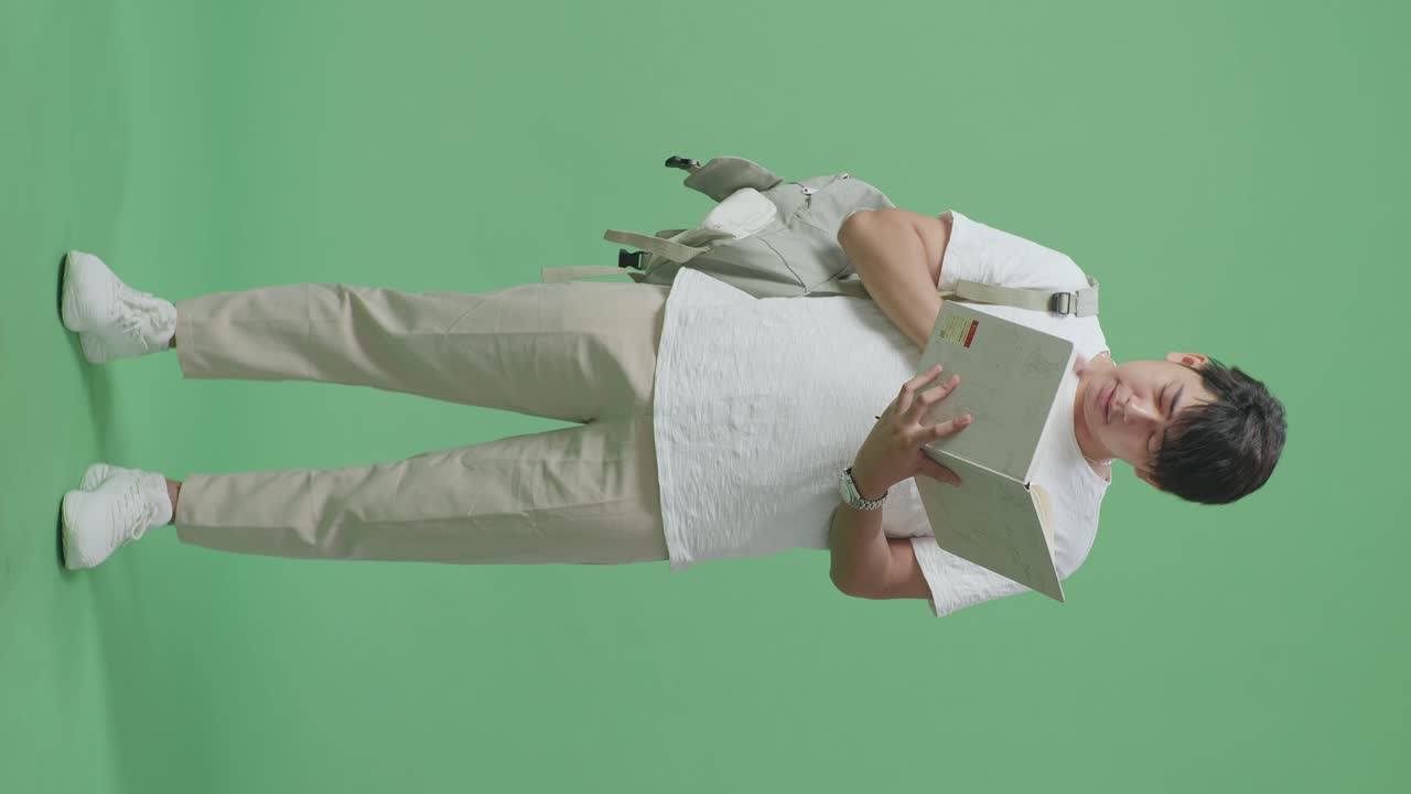 책을 읽는 학생