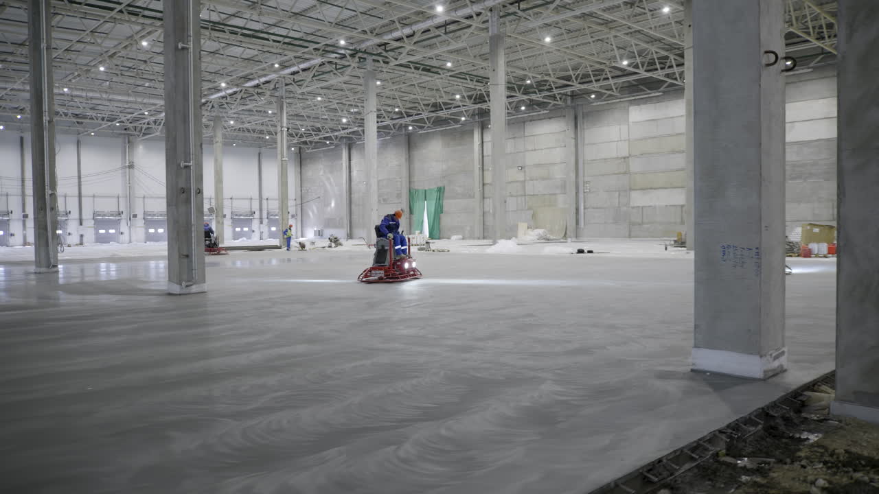 창고의 콘크리트 바닥 설치