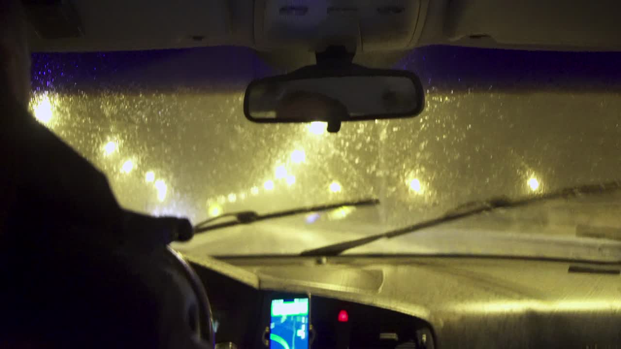 고속도로의 눈보라: 눈보라 속 운전