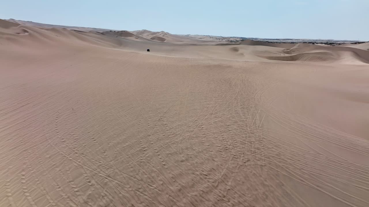 buggies de dunas en huacachina, desierto de perú
