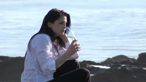 Woman-Drinking-Water