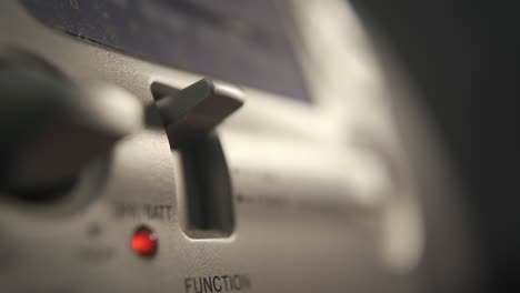 turn the switch of radio on and off
